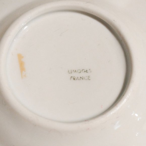 Pre-loved Vintage Limoges 4" gold trim ashtray Eiffel Tower - Picture 6 of 6